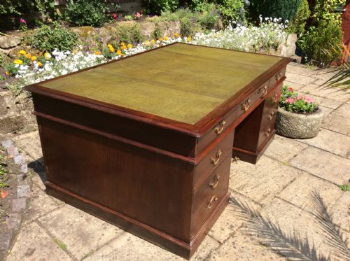 SUPERB LARGE MAHOGANY PARTNERS DESK - ADDITIONAL PHOTO 1