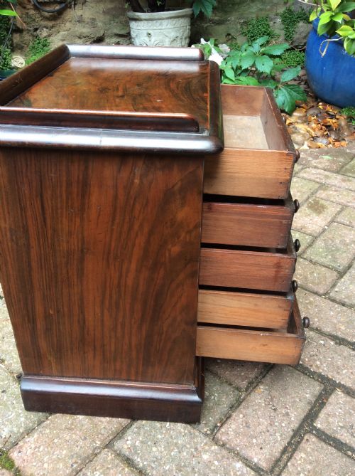 SUPERB QUALITY MINIATURE WELLINGTON CHEST OF DRAWERS - ADDITIONAL PHOTO 2