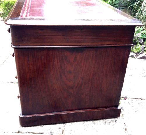 WALNUT PEDESTAL DESK OF GOOD DEEP PROPORTIONS - ADDITIONAL PHOTO 1
