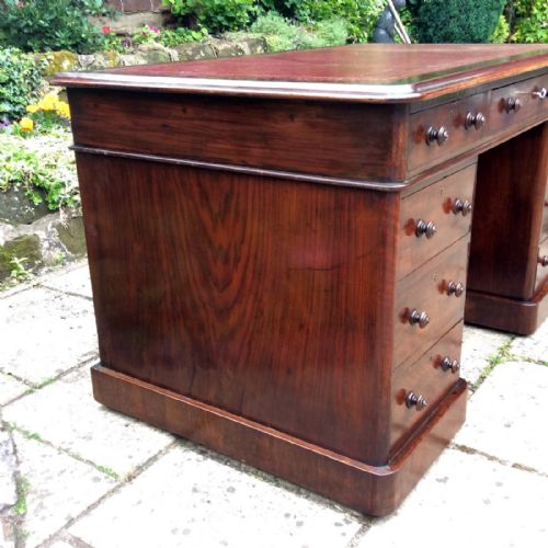 WALNUT PEDESTAL DESK OF GOOD DEEP PROPORTIONS - ADDITIONAL PHOTO 5