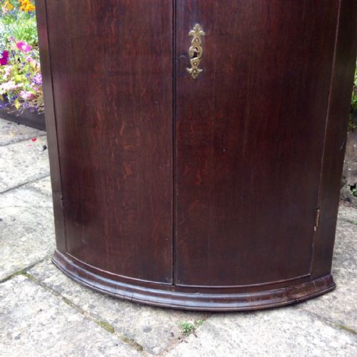 GEORGIAN OAK BOW FRONT CORNER CUPBOARD - ADDITIONAL PHOTO 2