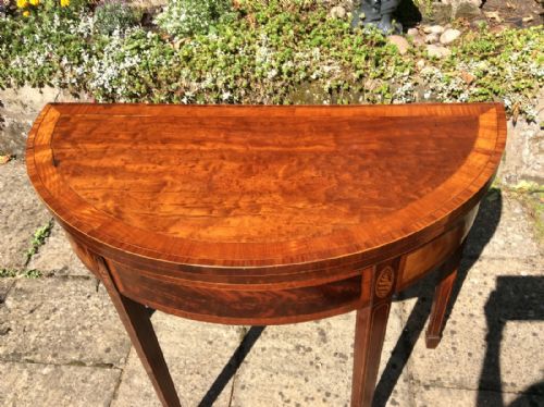 BEAUTIFUL GEORGIAN DEMI LUNE CARD TABLE - ADDITIONAL PHOTO 3