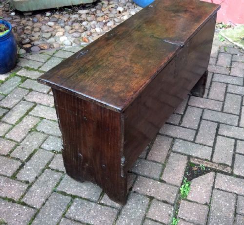 EARLY OAK SMALL COFFER OR SWORD CHEST - ADDITIONAL PHOTO 5