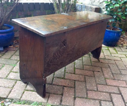EARLY OAK SMALL COFFER OR SWORD CHEST - ADDITIONAL PHOTO 7