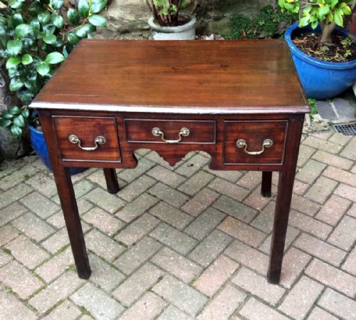 GEORGIAN MAHOGANY LOWBOY OR SIDE TABLE