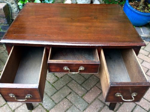 GEORGIAN MAHOGANY LOWBOY OR SIDE TABLE - ADDITIONAL PHOTO 4