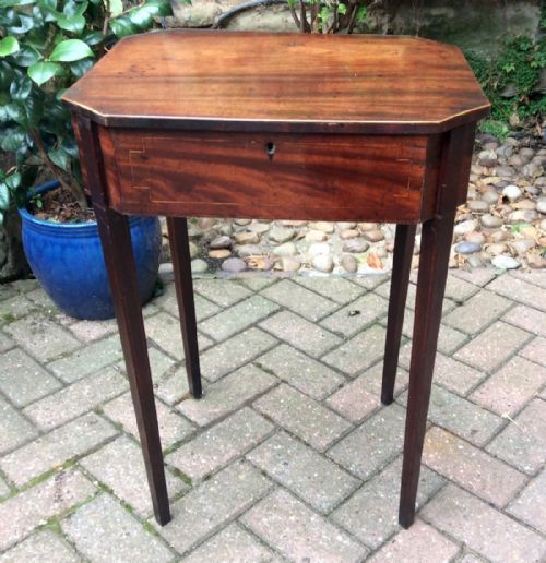small georgian mahogany side table - CATEGORY: ANTIQUE TABLES - DATED GEORGIAN