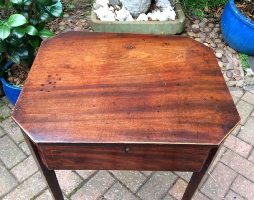 SMALL GEORGIAN MAHOGANY SIDE TABLE - ADDITIONAL PHOTO 3
