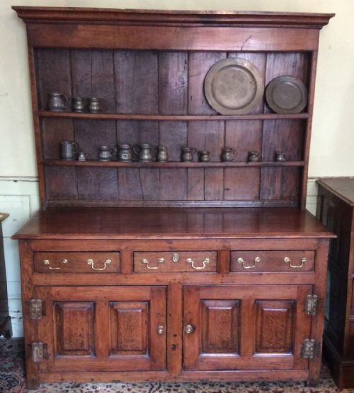 SMALL OAK DRESSER - ADDITIONAL PHOTO 3