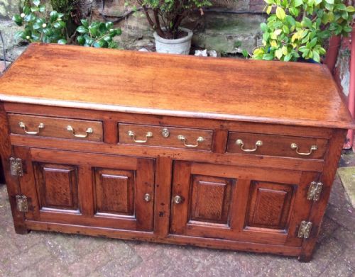 SMALL OAK DRESSER - ADDITIONAL PHOTO 5