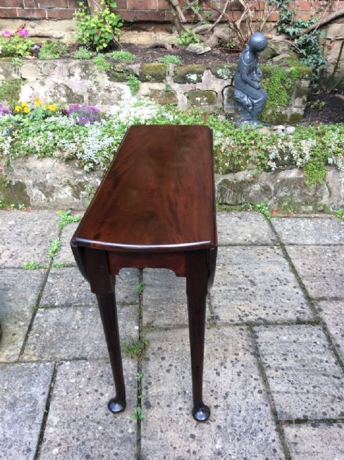 ELEGANT GEORGIAN SMALL DINING TABLE - ADDITIONAL PHOTO 2