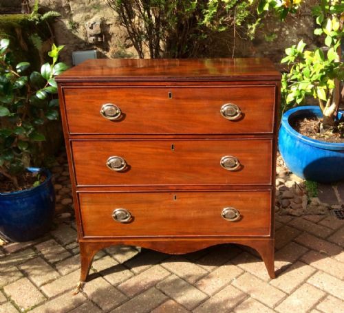 small georgian mahogany chest of drawers - CATEGORY: ANTIQUE CHEST OF DRAWERS - DATED REGENCY