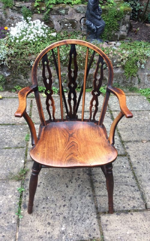 early 19th century windsor armchair - CATEGORY: ANTIQUE CHAIRS - DATED 19TH CENTURY