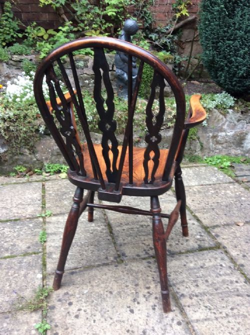 EARLY 19TH CENTURY WINDSOR ARMCHAIR - ADDITIONAL PHOTO 1