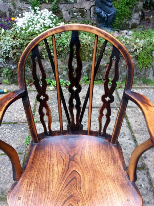 EARLY 19TH CENTURY WINDSOR ARMCHAIR - ADDITIONAL PHOTO 2