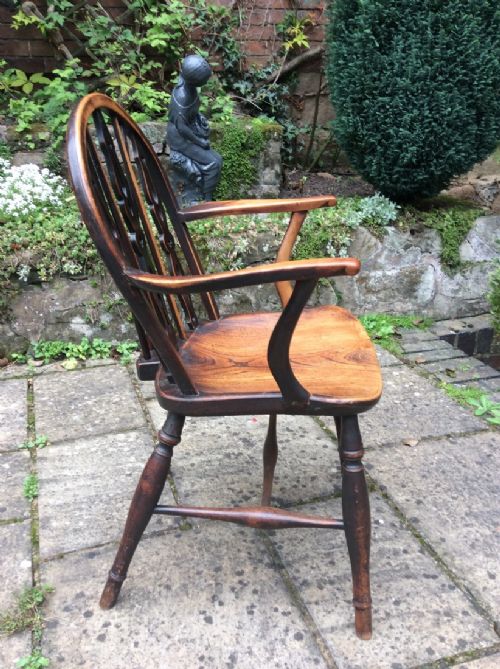 EARLY 19TH CENTURY WINDSOR ARMCHAIR - ADDITIONAL PHOTO 4