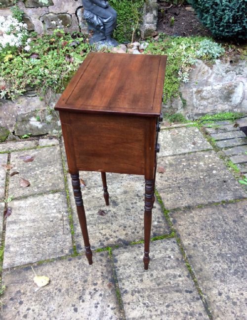 SMALL REGENCY MAHOGANY SIDE TABLE - ADDITIONAL PHOTO 1