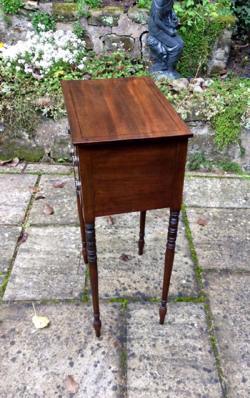 SMALL REGENCY MAHOGANY SIDE TABLE - ADDITIONAL PHOTO 2
