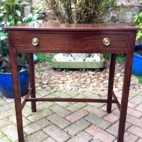 PRETTY SMALL GEORGIAN MAHOGANY SIDE TABLE - ADDITIONAL PHOTO 3