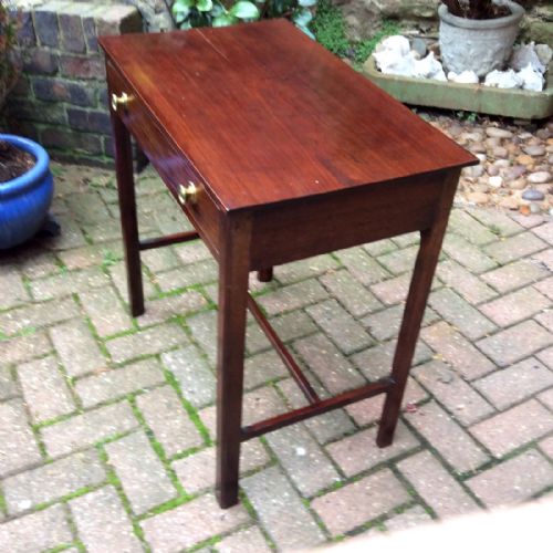 PRETTY SMALL GEORGIAN MAHOGANY SIDE TABLE - ADDITIONAL PHOTO 4