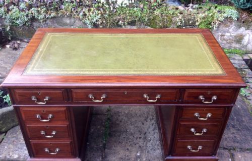 SUPER QUALITY MAHOGANY PEDESTAL DESK - ADDITIONAL PHOTO 5