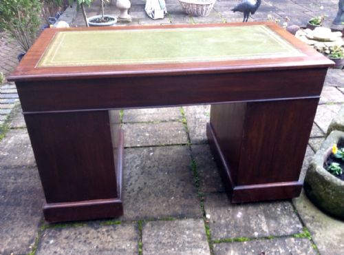 SUPER QUALITY MAHOGANY PEDESTAL DESK - ADDITIONAL PHOTO 6