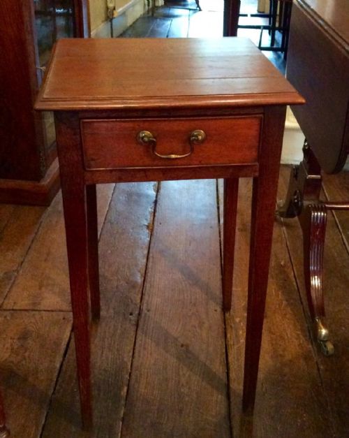 SMALL GEORGIAN OAK SIDE TABLE - ADDITIONAL PHOTO 1
