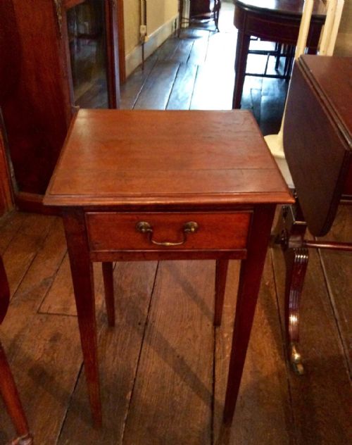 SMALL GEORGIAN OAK SIDE TABLE - ADDITIONAL PHOTO 3