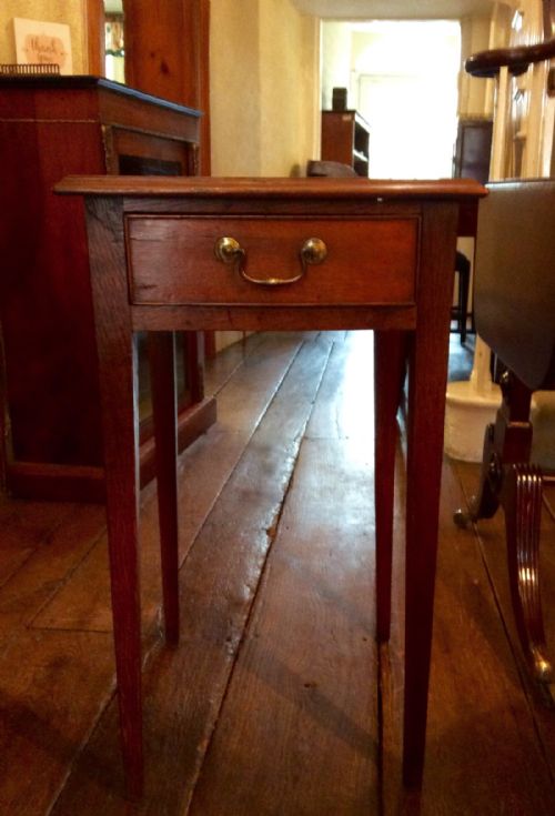SMALL GEORGIAN OAK SIDE TABLE - ADDITIONAL PHOTO 4