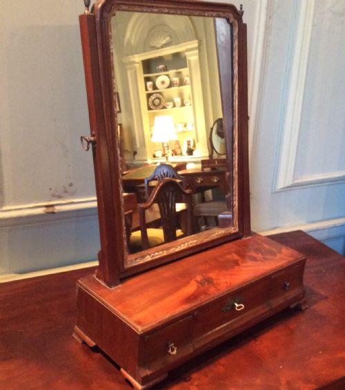 A PRETTY MAHOGANY DRESSING TABLE OR TOILET MIRROR - ADDITIONAL PHOTO 1