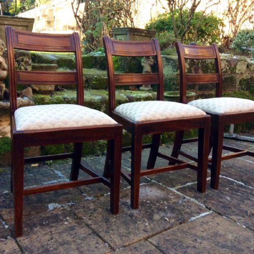A GOOD SET OF FOUR GEORGIAN DINING CHAIRS - ADDITIONAL PHOTO 1