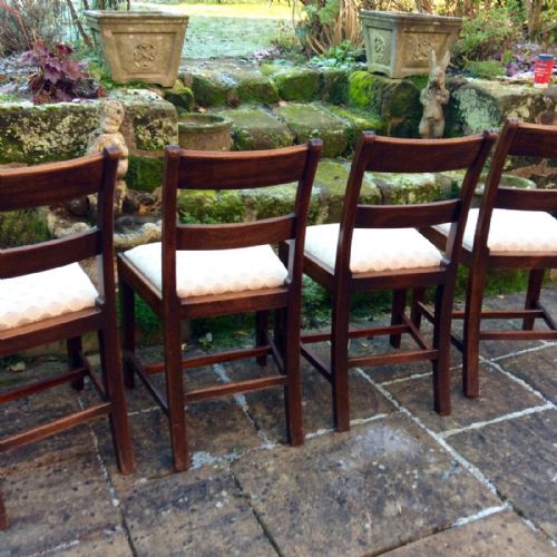 A GOOD SET OF FOUR GEORGIAN DINING CHAIRS - ADDITIONAL PHOTO 4