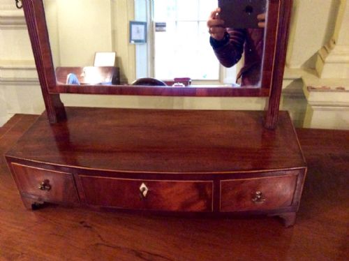 PRETTY GEORGIAN BOW FRONT TOILET OR DRESSING TABLE MIRROR - ADDITIONAL PHOTO 2
