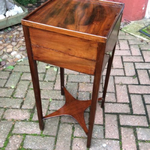 GEORGIAN BEDSIDE TABLE OR POT CUPBOARD - ADDITIONAL PHOTO 3