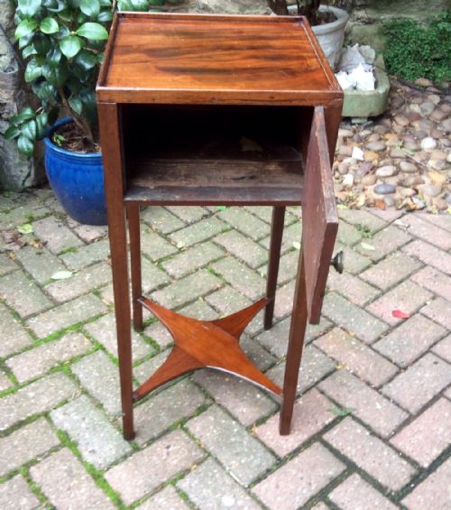 GEORGIAN BEDSIDE TABLE OR POT CUPBOARD - ADDITIONAL PHOTO 4