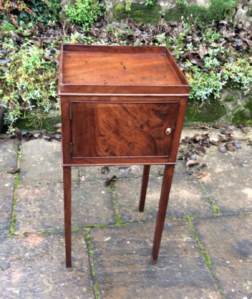 georgian bedside cupboard or pot cupboard - CATEGORY: ANTIQUE CABINETS - DATED 1800