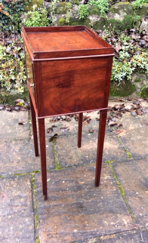 GEORGIAN BEDSIDE CUPBOARD OR POT CUPBOARD - ADDITIONAL PHOTO 1