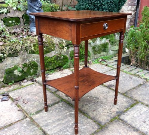 A VERY SWEET REGENCY OCCASIONAL OR BEDSIDE TABLE - ADDITIONAL PHOTO 1