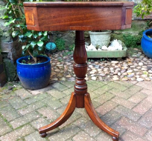 ELEGANT MAHOGANY OCCASIONAL SIDE LAMP TABLE - ADDITIONAL PHOTO 1