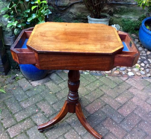 ELEGANT MAHOGANY OCCASIONAL SIDE LAMP TABLE - ADDITIONAL PHOTO 2