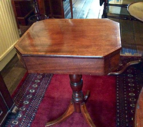 ELEGANT MAHOGANY OCCASIONAL SIDE LAMP TABLE - ADDITIONAL PHOTO 3