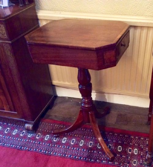 ELEGANT MAHOGANY OCCASIONAL SIDE LAMP TABLE - ADDITIONAL PHOTO 5