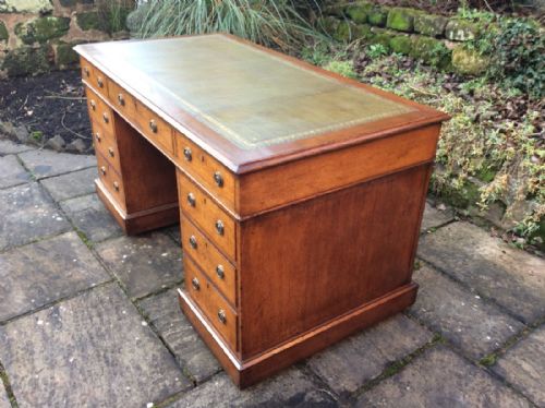 OAK PEDESTAL DESK - ADDITIONAL PHOTO 2