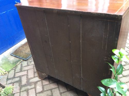 GEORGIAN BOW FRONT MAHOGANY CHEST OF DRAWERS - ADDITIONAL PHOTO 4