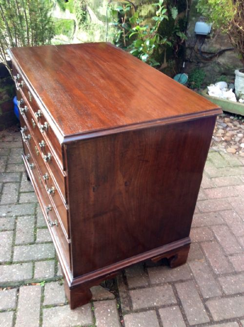 GEORGIAN CHEST OF DRAWERS - ADDITIONAL PHOTO 1
