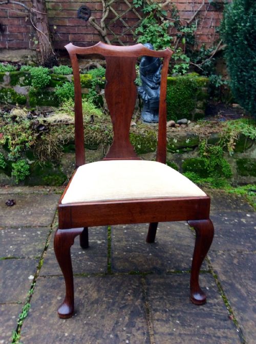 early georgian walnut chair - CATEGORY: ANTIQUE CHAIRS - DATED 1750