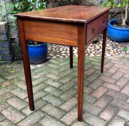 PRETTY GEORGIAN MAHOGANY SIDE TABLE - ADDITIONAL PHOTO 1