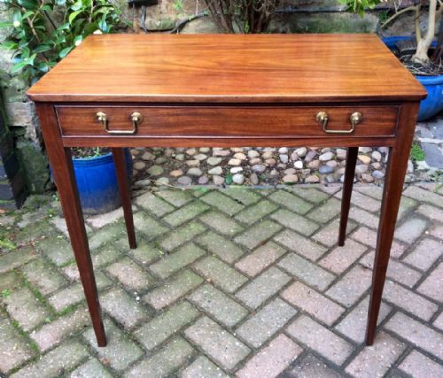 elegant georgian mahogany side table dressing table - CATEGORY: ANTIQUE TABLES - DATED GEORGIAN