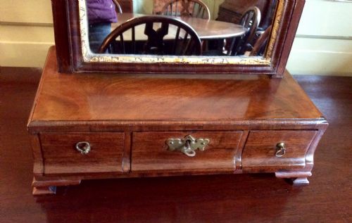 A SWEET GEORGIAN TOILET OR DRESSING MIRROR - ADDITIONAL PHOTO 1