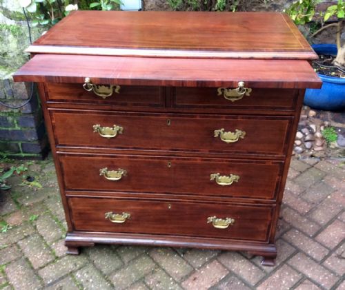 SMALL GEORGIAN MAHOGANY CHEST OF DRAWERS - ADDITIONAL PHOTO 3